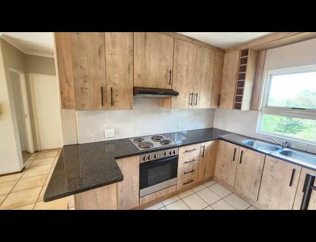 2 BEDROOM TOWNHOUSE FOR SALE IN SOUTH CREST